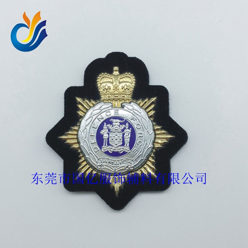金銀色logo標